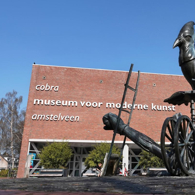Kunstwerk voor een gebouw (museum)